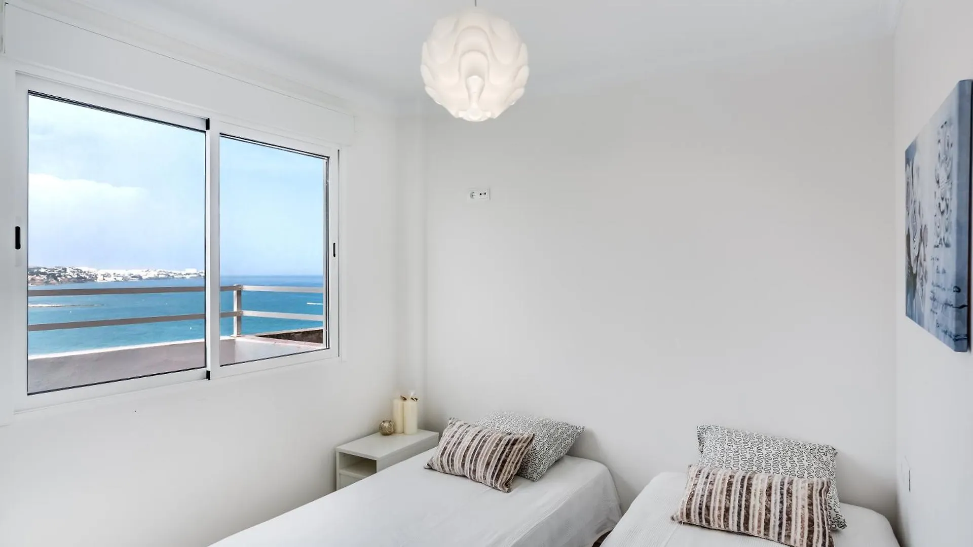 Impresionante Atico, Primera Liinea Playa, Vistas Al Mar, Piscina Comunitaria Фуэнхирола 0*,  Испания