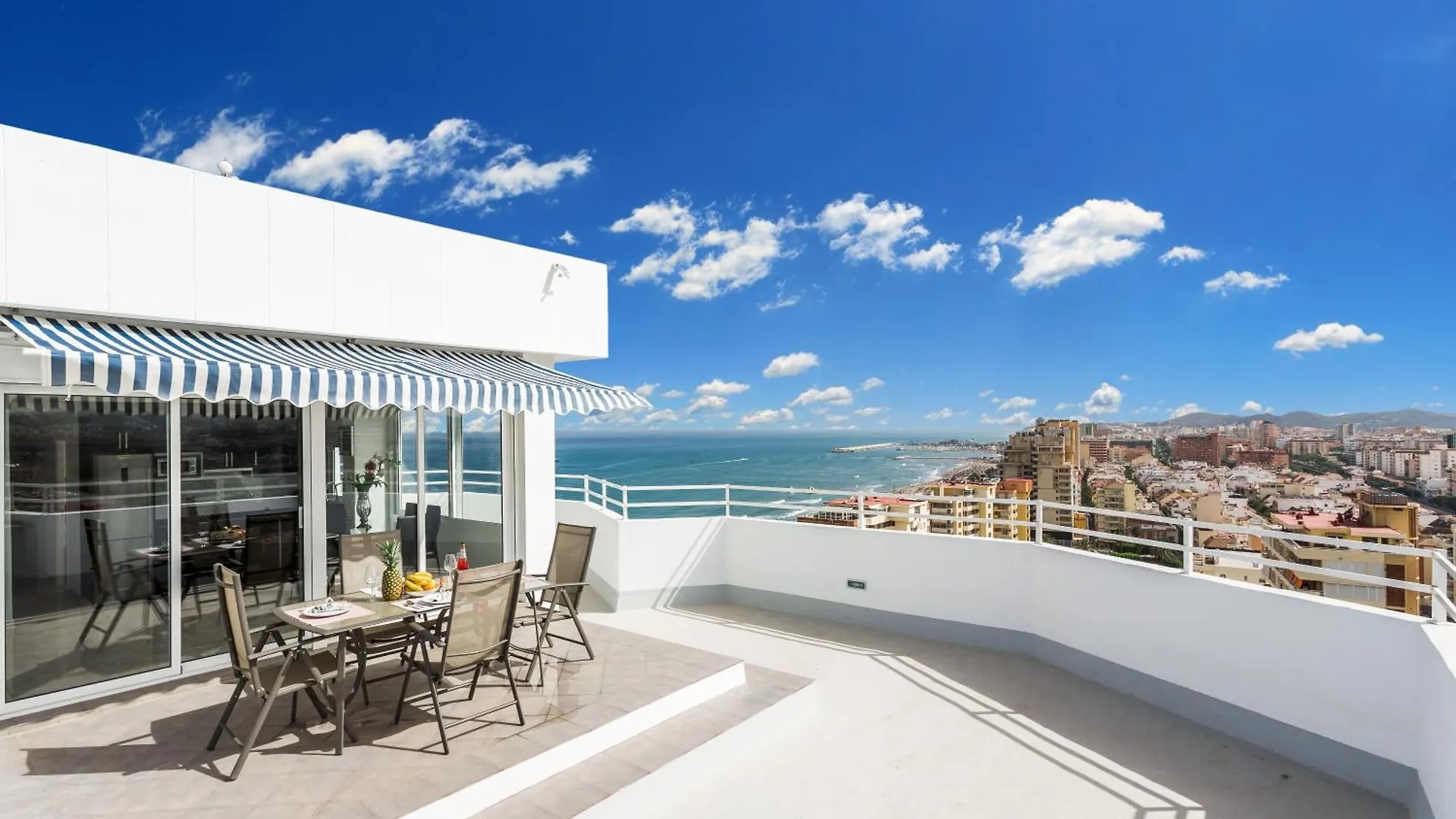 Impresionante Atico, Primera Liinea Playa, Vistas Al Mar, Piscina Comunitaria Фуэнхирола