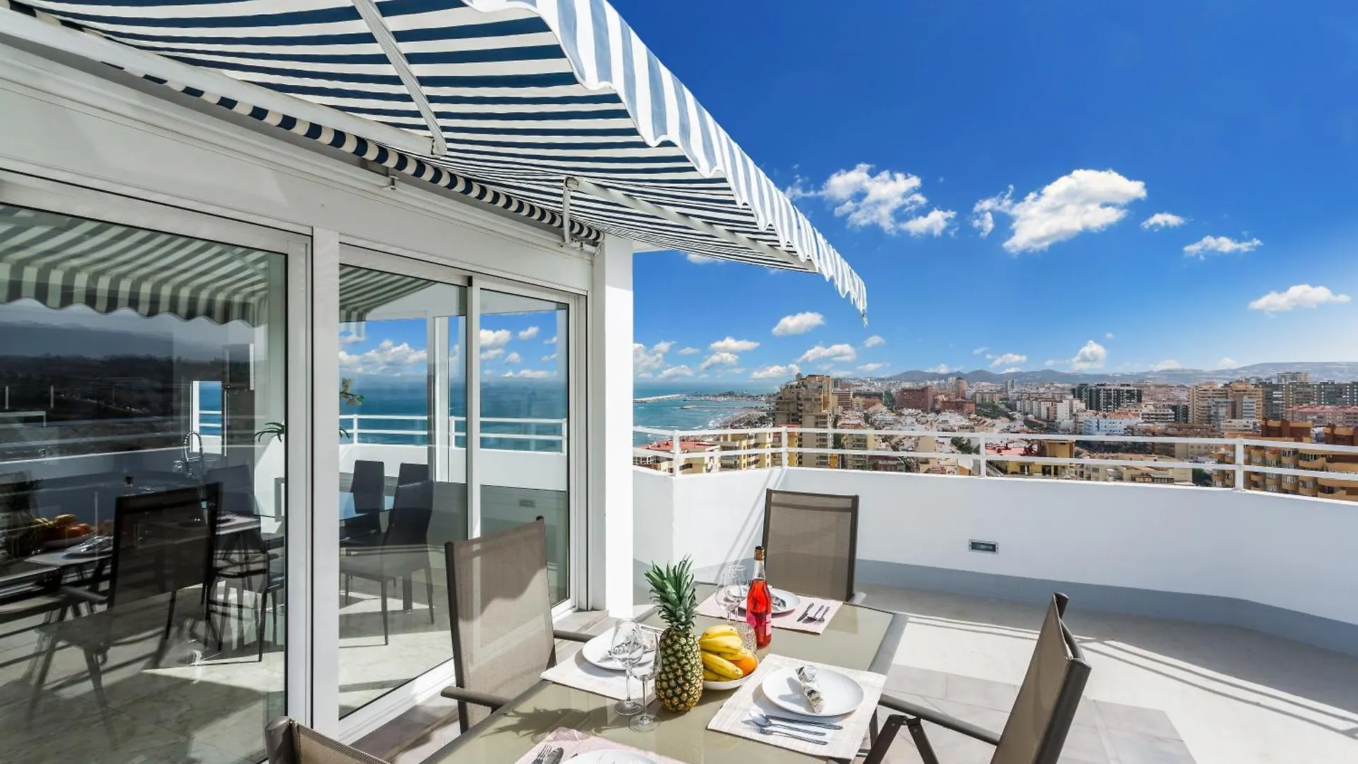 Impresionante Atico, Primera Liinea Playa, Vistas Al Mar, Piscina Comunitaria Фуэнхирола
