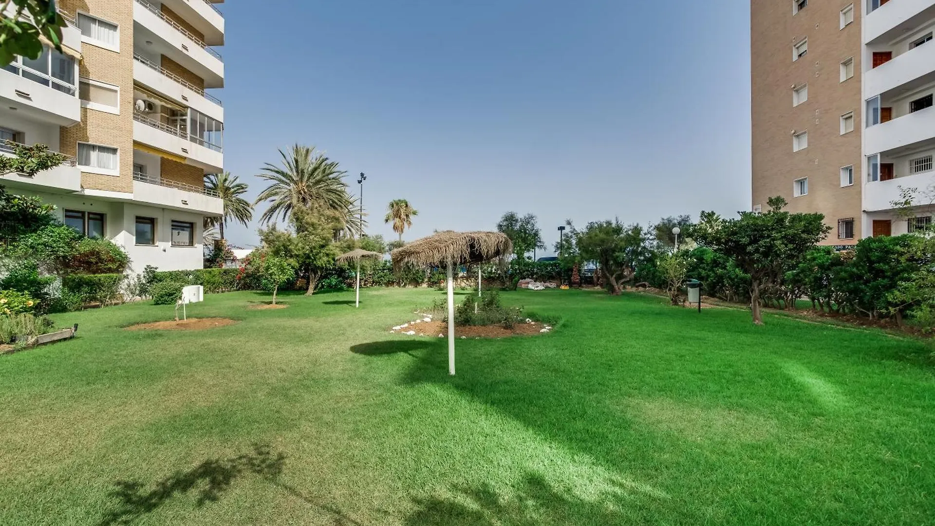 Apartment Impresionante Atico, Primera Liinea Playa, Vistas Al Mar, Piscina Comunitaria Fuengirola